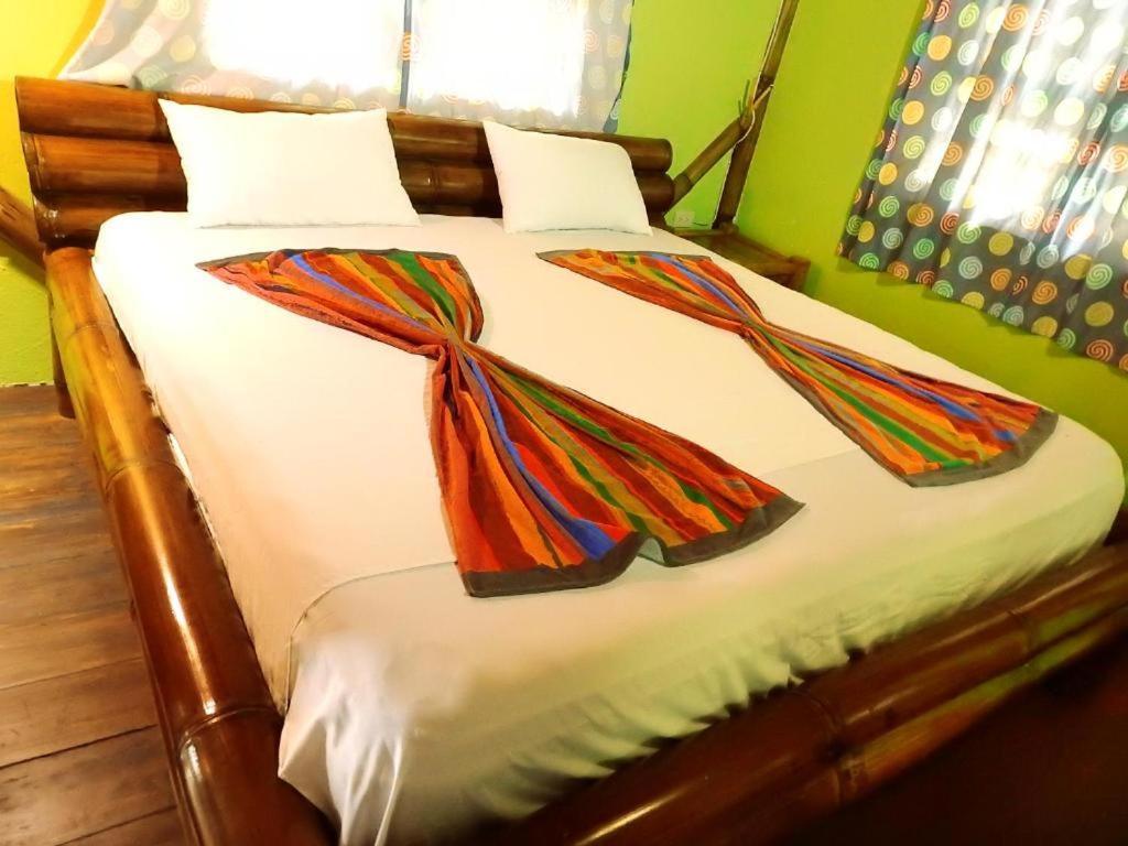 Hotel El Bochinche Mompiche Esterno foto